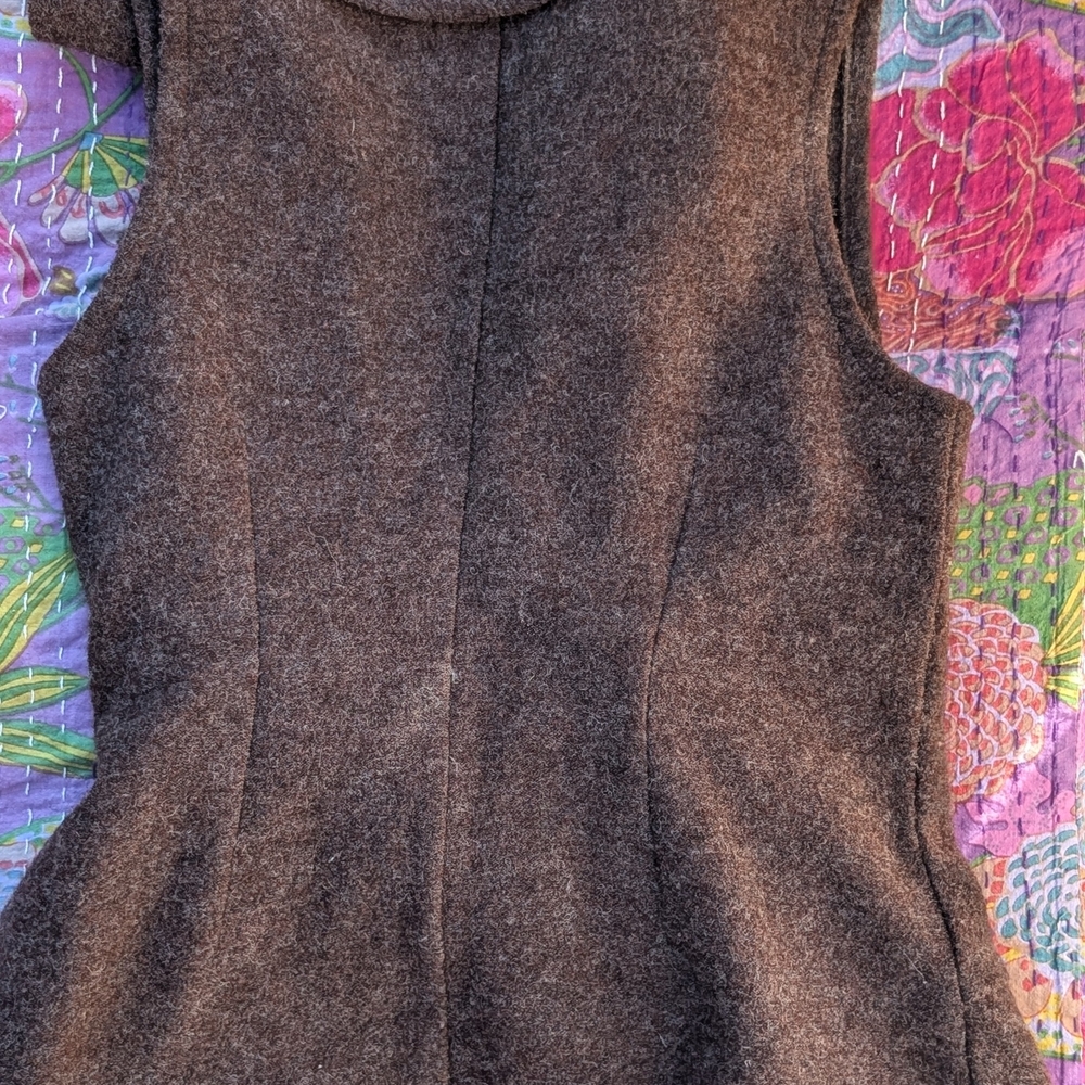 Brown Sleeveless Ruffle Cardigan - Picture 6 of 8